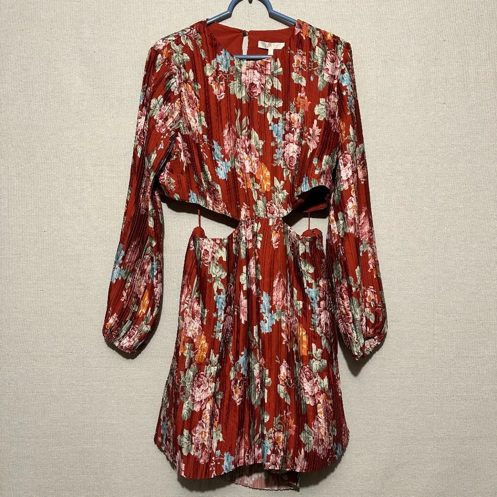 NWT WAYF Pleated Floral Cut Out Mini Dress - size XL - Picture 2 of 6
